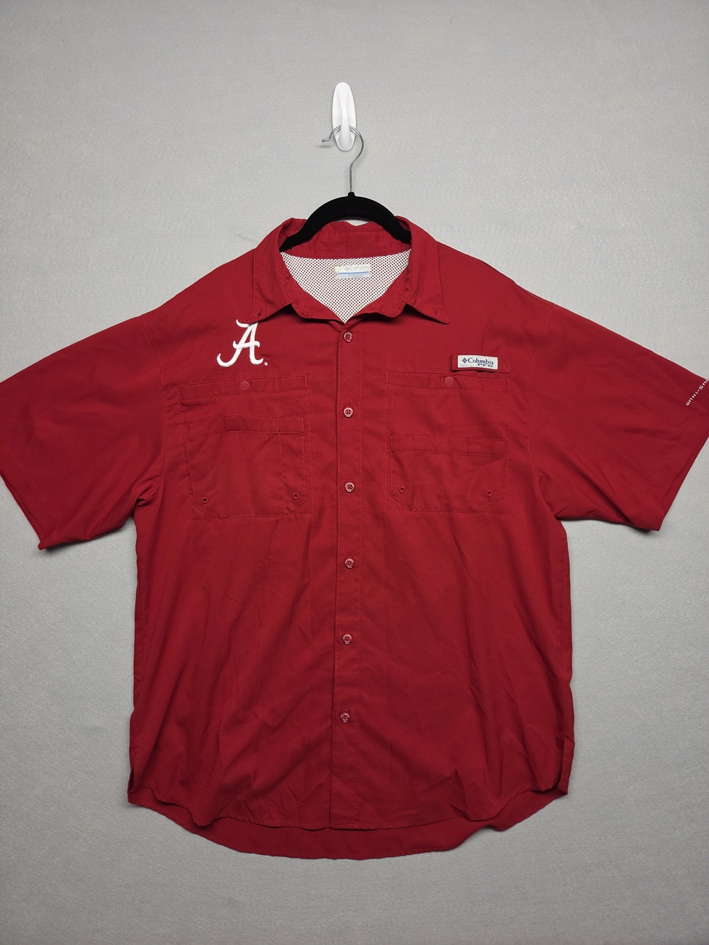 Columbia Men's Red Short-Sleeve Button-Up Shirt NCAA Alabama